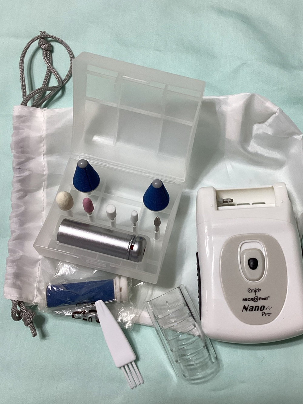 Emoji Ladies Battery Operated White Nano MicroPedi Pedicure Set